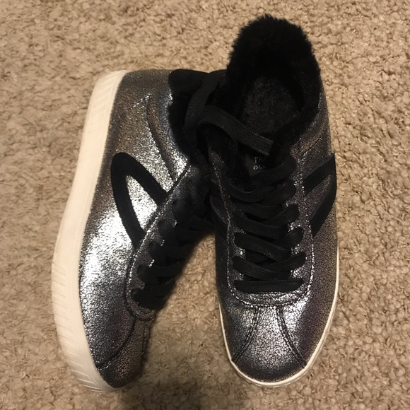 silver tretorns